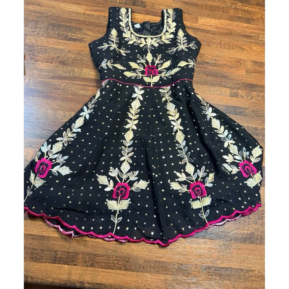 Girls black party dress, gold foil leaf/ flower design.  Size 3-4T.  Photo fun
